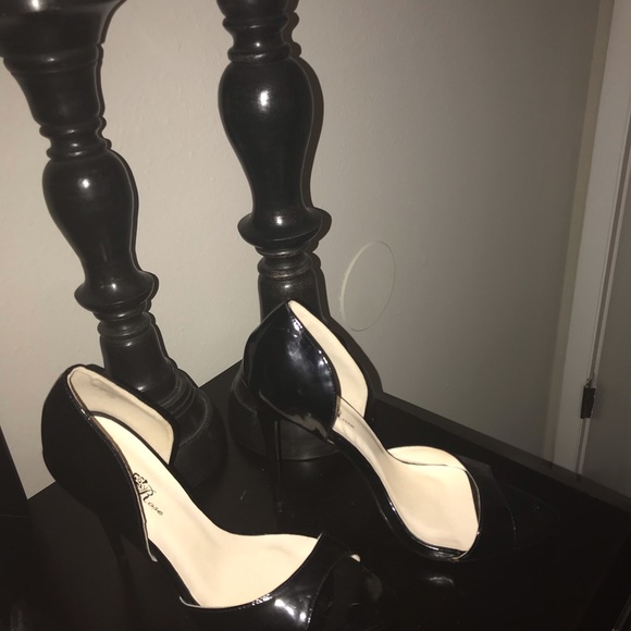 Pumps - Picture 2 of 3